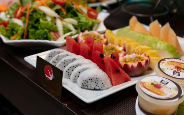 B & B Hanoi Hotel & Travel