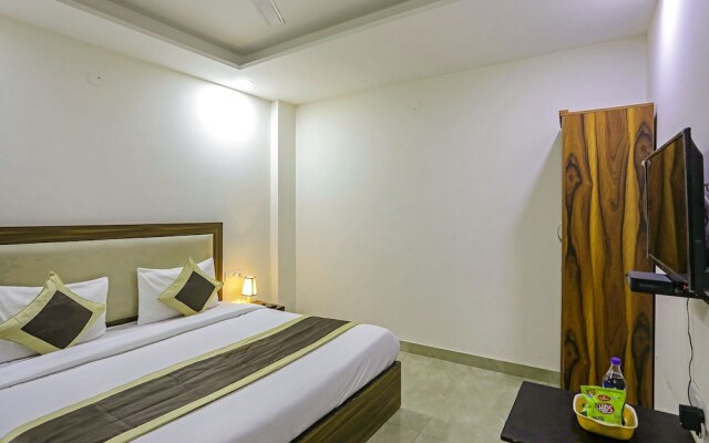 Fabhotel White House Bnb