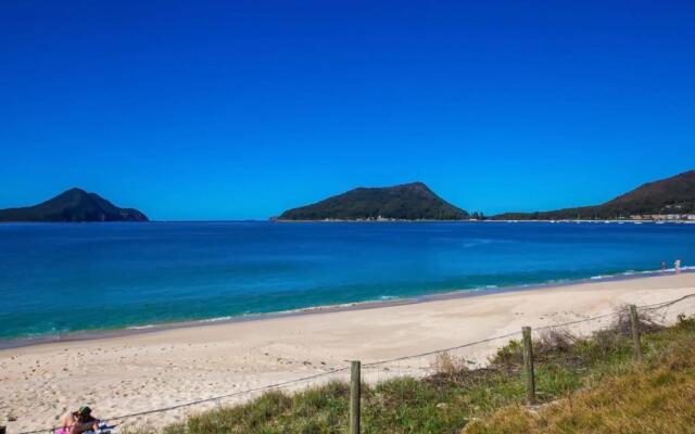 Shoal Bay Beach Club, 17/2 Shoal Bay Road
