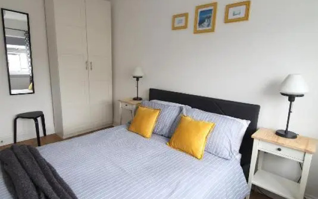 1 Bed Apartment With Sofa Bed