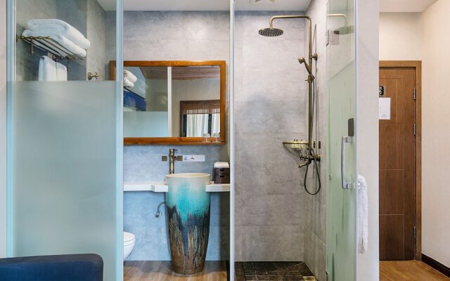 Hangzhou PuYu Travelling with Hotel