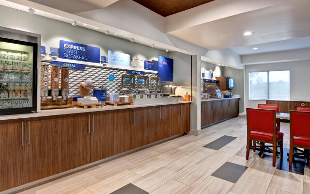 Holiday Inn Express Hotel & Suites Anderson-I-85, an IHG Hotel