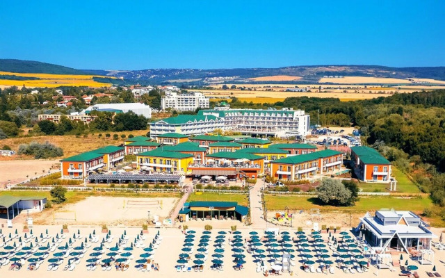 Eco Therma Village - Free Parking & Private Beach & Mineral Pool
