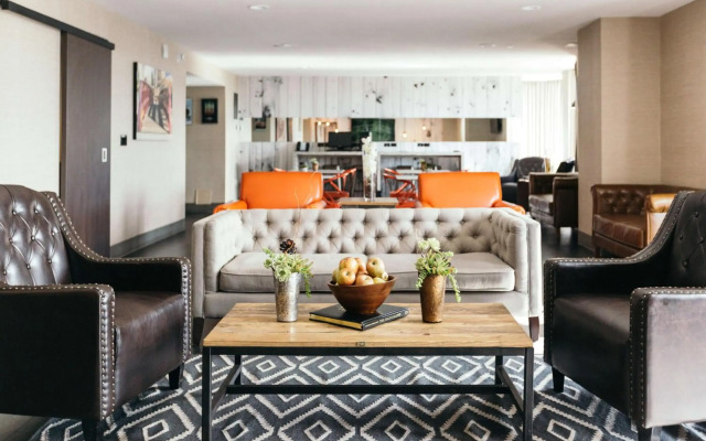 Whitney Peak Hotel Reno, Tapestry Collection by Hilton