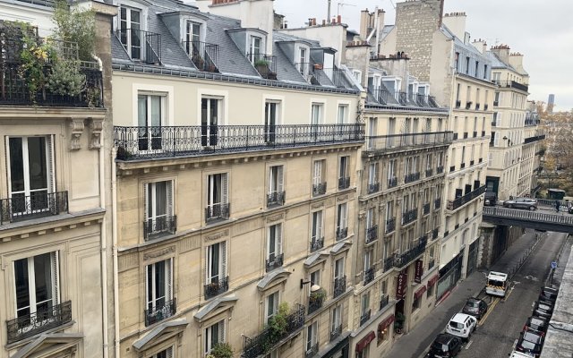 Hotel Kyriad Paris la Fayette