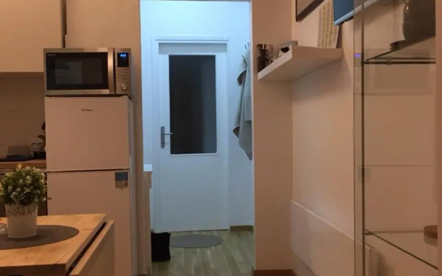VERY CLOSE Studio Apartment