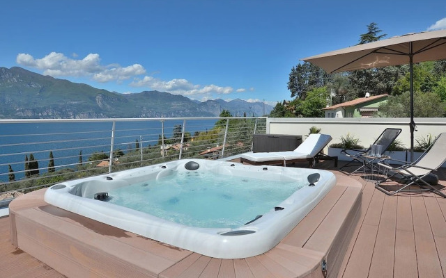 Residence Bellavista Hot Tub & Pool