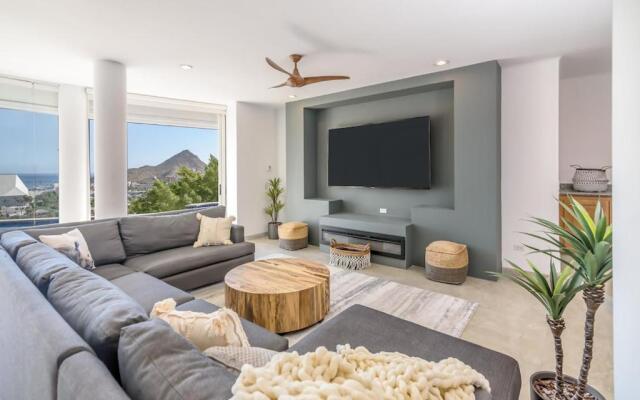 The one and only Pedregal Hollywood House