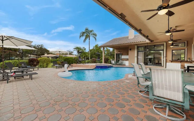 Grand 6BR Plantation Estate w/ Tennis & Pool