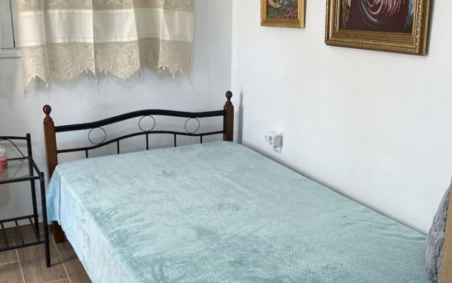 Eco Studio Flat Kalyvia Thorikou, Greece