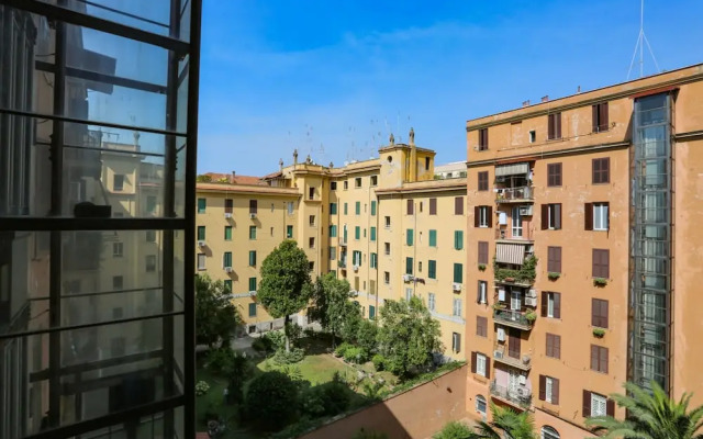 Wonder Vatican Family