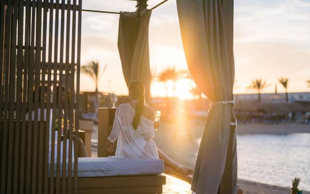 SUNRISE Crystal Bay Resort - Posh Club