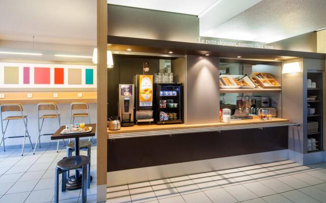 B&B HOTEL CHARTRES Le Forum (1)