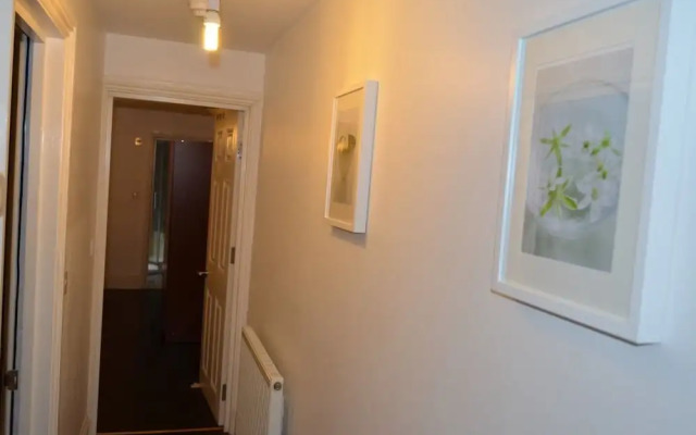 2 Bedrooms En-suite Near Victoria