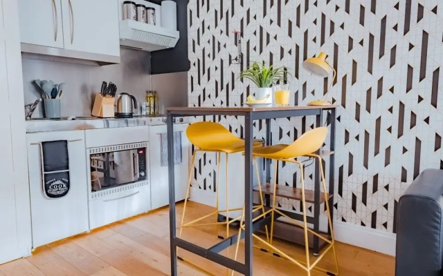 Newmarket Central Flat 3