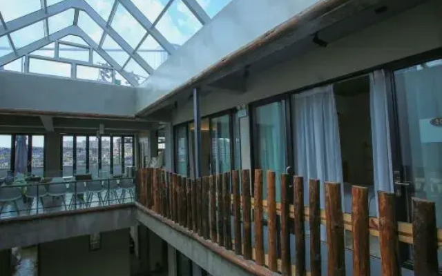 Guanlanting Homestay (Jianshui Zitao Street)