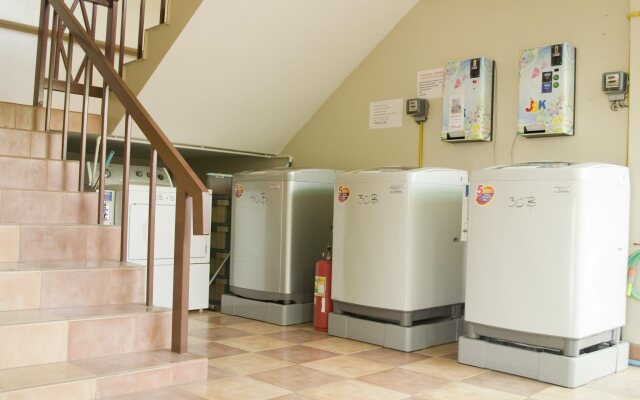 Aromdee Apartment