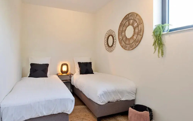 Houseboat With Private Roofed Terrace