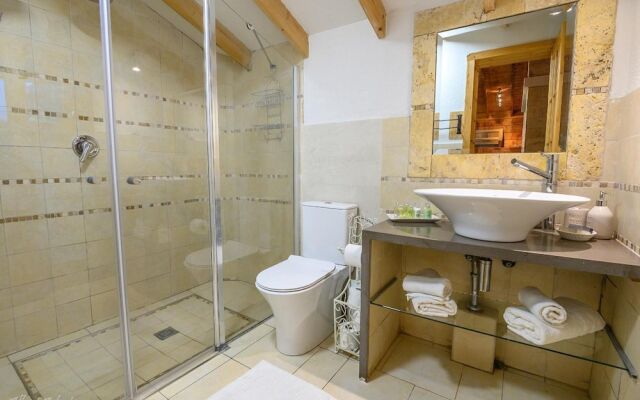 Lev HaHoresh Suites