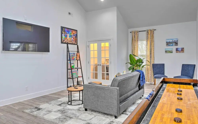 Indianapolis Vacation Home: 3 Mi to Dtwn!