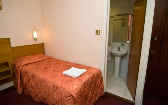 Alexandra Hotel