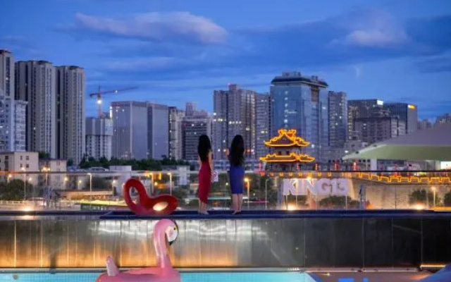 King13·Nest Hotel (Xi'an Ming City Wall Xi'an Railway Station Metro Station Branch) – Pool – Xi'an