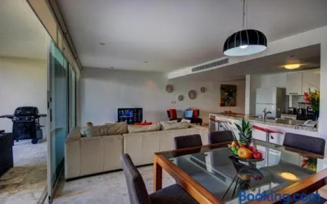 EL208 Elements Condos