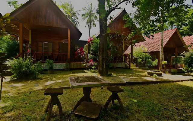 Krathom Khaolak Resort