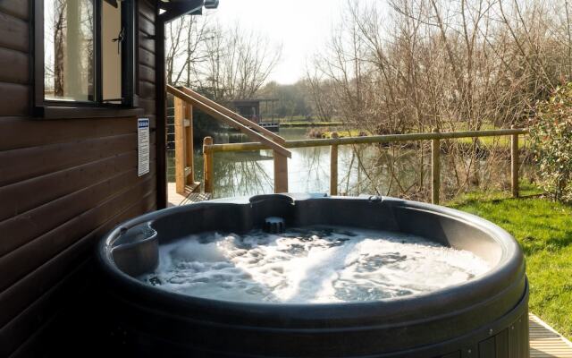 Fairwood Lakes Holiday Park