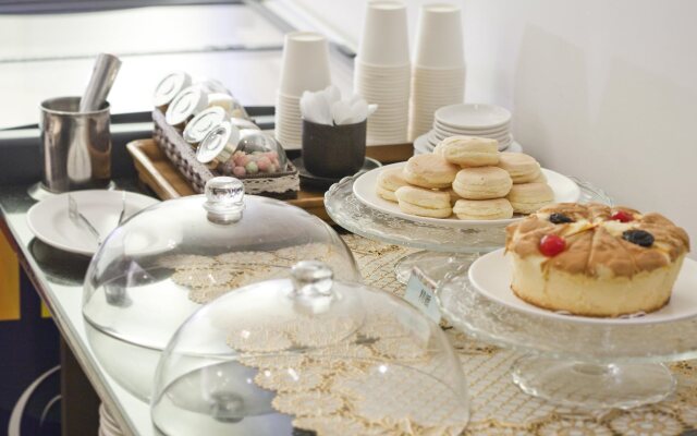 Just Enjoy Business Hotel