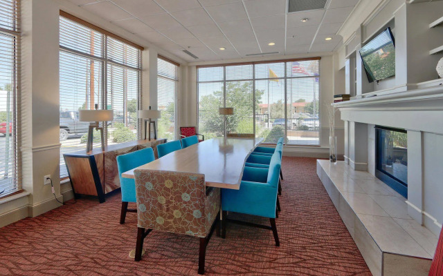 Hilton Garden Inn Albuquerque / Journal Center