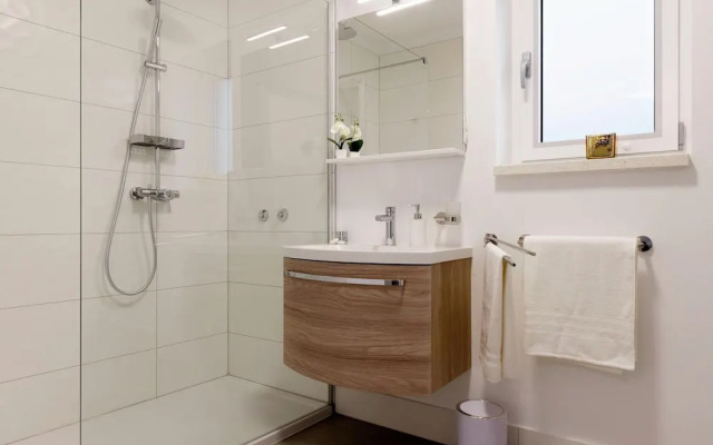 Villa in Zupa With Infinity Pool & Biokovo Views