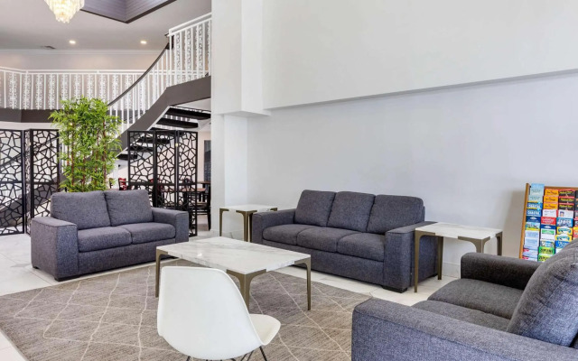 The Buena Park Hotel & Suites