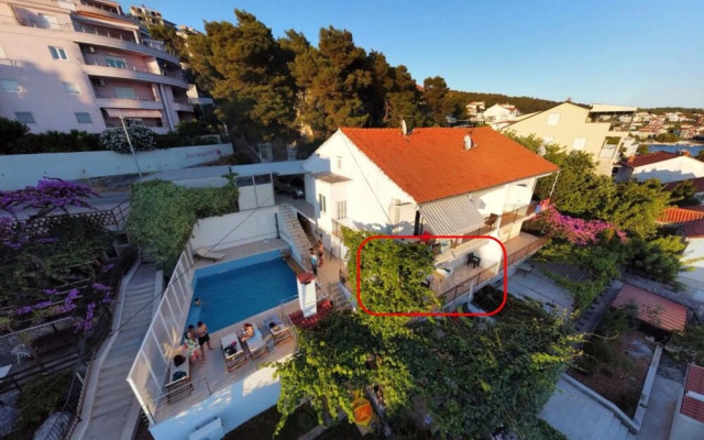 A1-apt w. Shared Pool & Balcony,next to the Beach