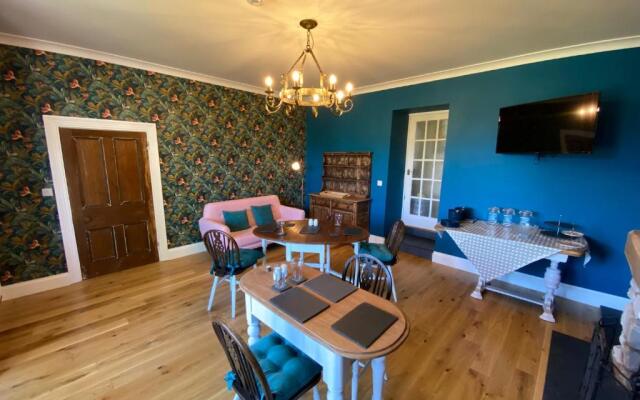 East Llanteg Guest House