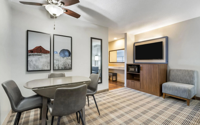 AmericInn by Wyndham Valley City - Conference Center