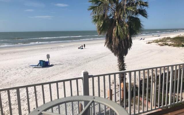 Misty Isles Redington Beachfront Suites 3 and 4
