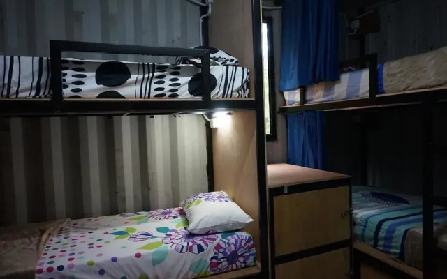 Honey Badger Hut Langkawi - Hostel