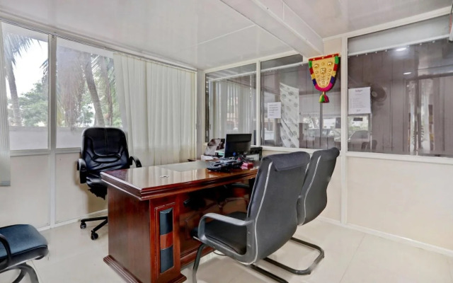 OYO Home 15660 Modern 1BHK