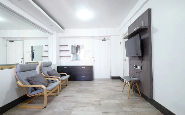 Spacious Apartment at Green Bay Pluit