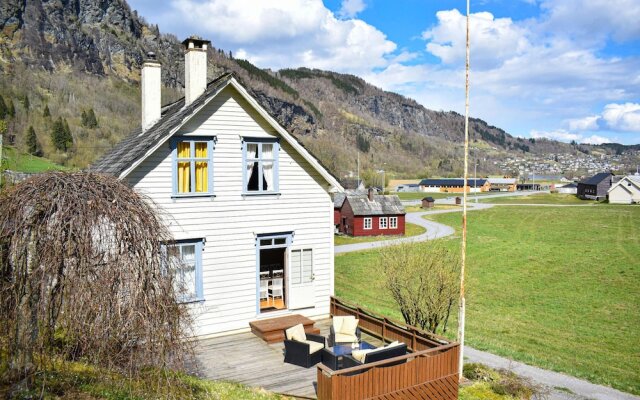 Beautiful Home in Norheimsund With 3 Bedrooms