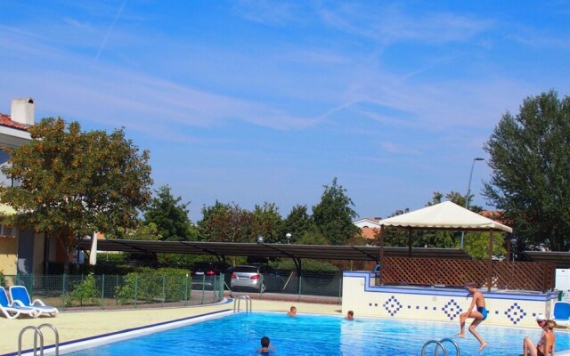 Cozy Apartment With Swimming Pool
