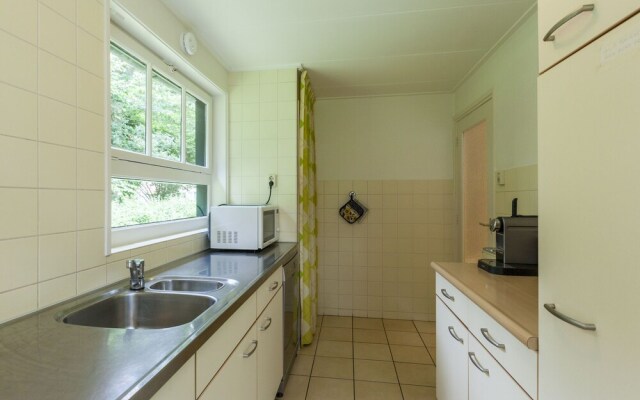 Attractive Holiday Home in Vrouwenpolder With Fenced Garden