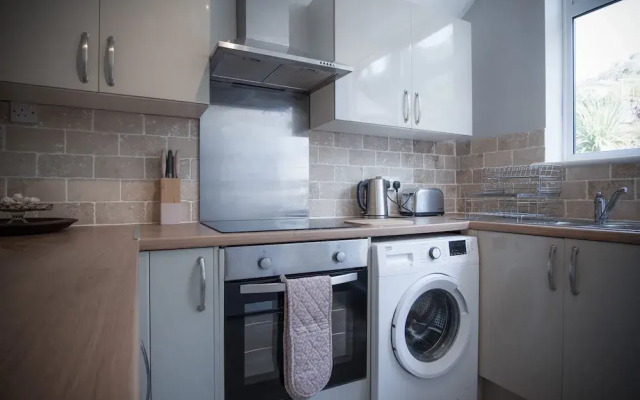 Langland Road - 2 Bedroom Town House