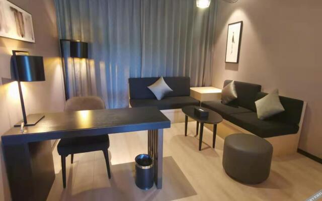 Orange Hotel  (Shanghai Hongqiao Railway Station Store)