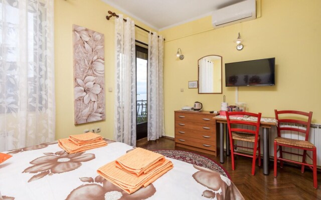 Beautiful Apartment in Opatija With Wifi and 3 Bedrooms