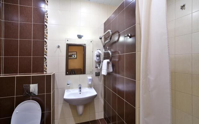Heliopark Cruise Hotel