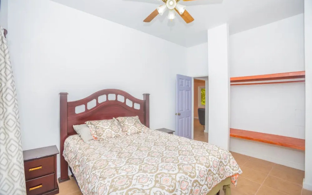 Rivera's Beach House - Ground Floor 1 Bedroom Apts