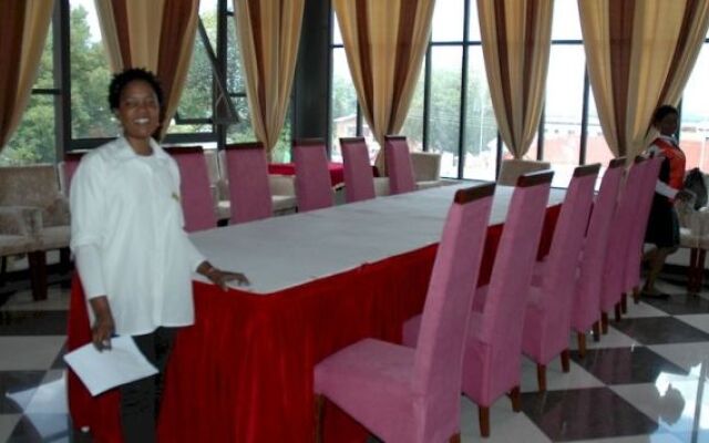 Golden Chopstick Hotel