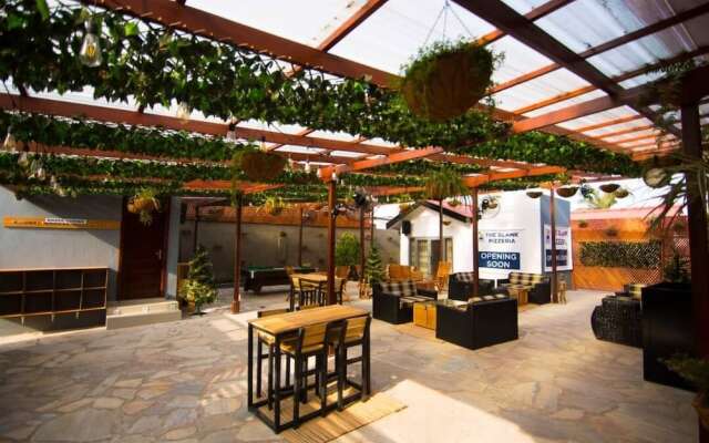 The Blank Lounge & Apartment